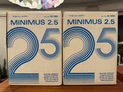 Vintage Realistic Minimus 2.5 #40-1999 Bookshelf Speakers, PAIR, 1984 Paper