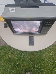 Mitsubishi 13″ CS-1342R TV for Retro Gaming With Antenna Works