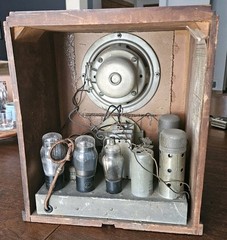RARE Antique Silver Marshall All World 5 Walnut Tombstone Art Deco Radio