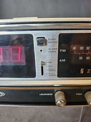 Vintage Zenith Circle of Sound AM/FM Digital Alarm Clock Radio H472W-1 Tested