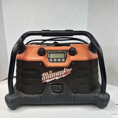 MILWAUKEE 49-24-0200 JOB SITE RADIO – POWERED BY ROCKFORD FOSGATE