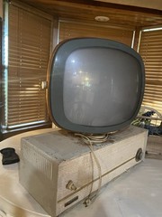 Philco Vintage CRT Television w/ Pedestal Console Base & Power Cord