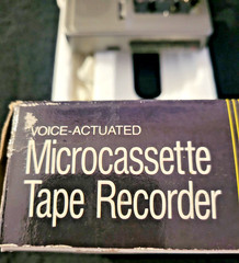REALISTIC Microcassette TAPE RECORDER MICRO -16 Voice Activated # 14-1176 W/Box