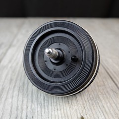 Fostex R8 Reel to Reel – Spindle Table Mount Assembly – Genuine Part
