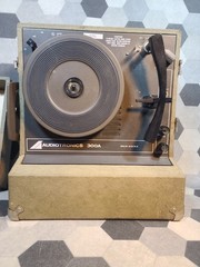 Vintage Audiotronics 300-A Record Player Portable Turntable 4-Speed – Tested WOW