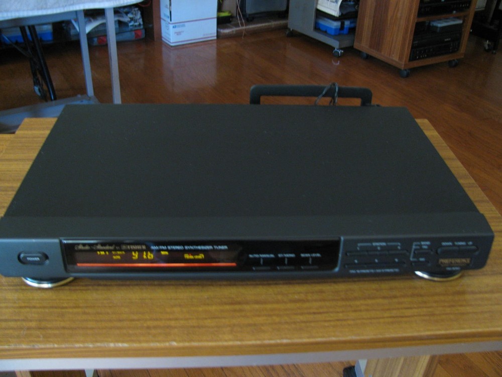 Fisher FM-9050 Quartz Synthesized AM/FM Stereo Tuner Working Condition No Remote