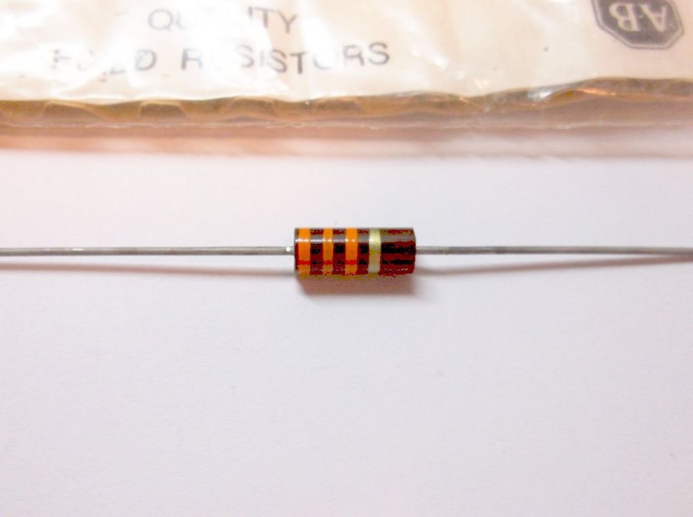 Allen Bradley Carbon Comp Resistor 33k 1 watt 5% (1)