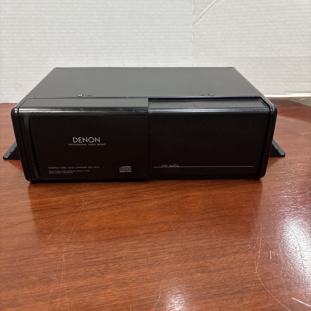 Denon DCC-1570 – 10 Disk CD Changer ***Untested