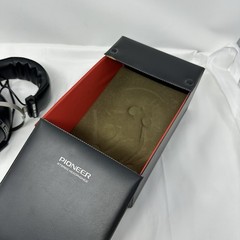 Vintage Pioneer SE-305 Stereo Headphone a 1970’s Wired