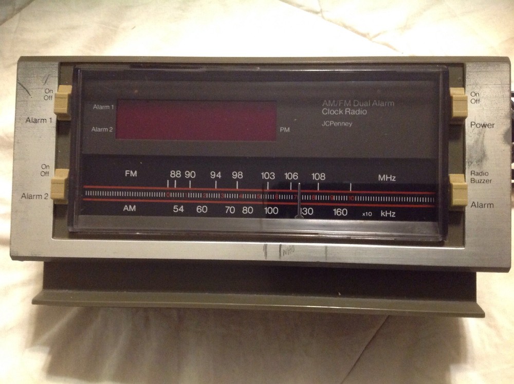 Vintage “J.C.Penney”- AM/FM Dual Alarm Clock Radio/model#680-3795