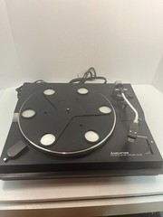 Mitsubishi MGA DP-200 Turntable. For Parts Only.