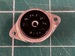 Lot of 25 pcs – 9-Pin Vacuum Tube Socket Black, Nos, in sealed bags, for 12AX7