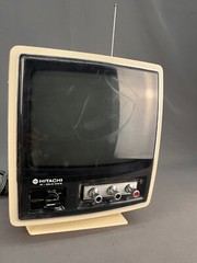 Vintage HITACHI Cube Style TRANSISTOR TV MODEL I-48; Circa 1976
