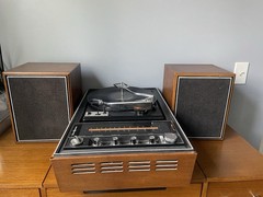 Vintage GE General Electric Stereo Console Turntable AM/FM Radio With Speakers