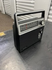 Panasonic RF-552 FM-AM Portable Radio